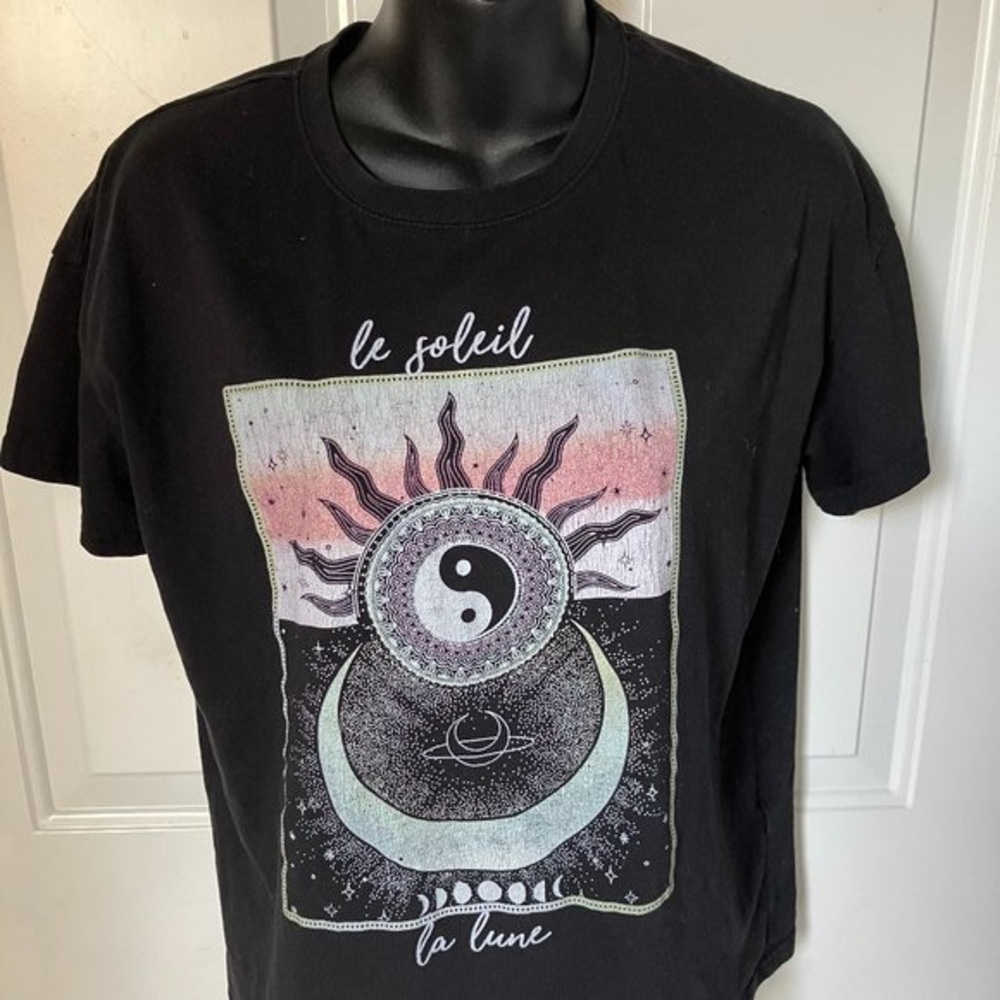 le soleil Black Women's T-shirt Size M (T100)